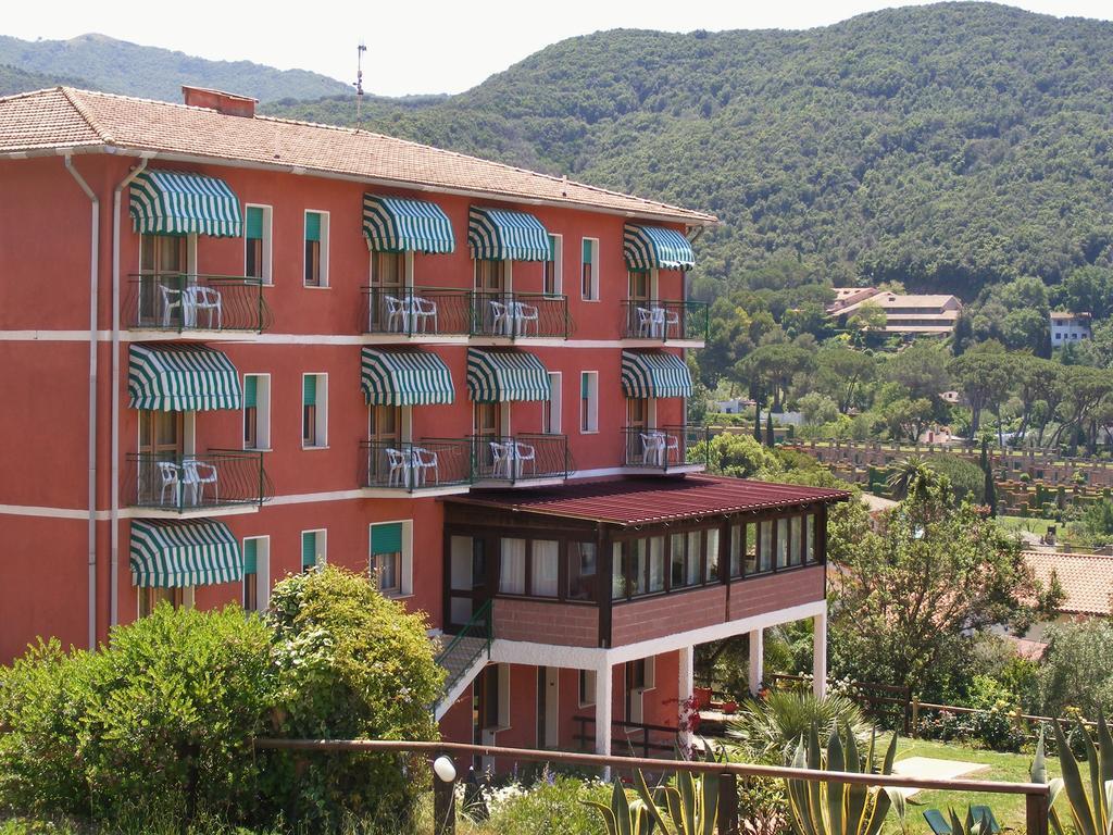 Hotel La Feluca 포르토페라이오 외부 사진