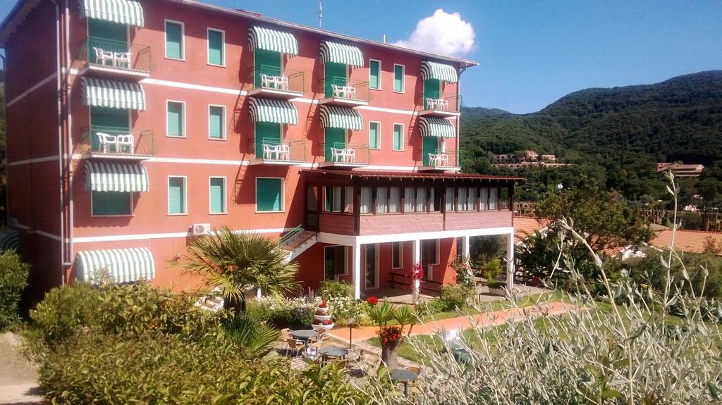 Hotel La Feluca 포르토페라이오 외부 사진